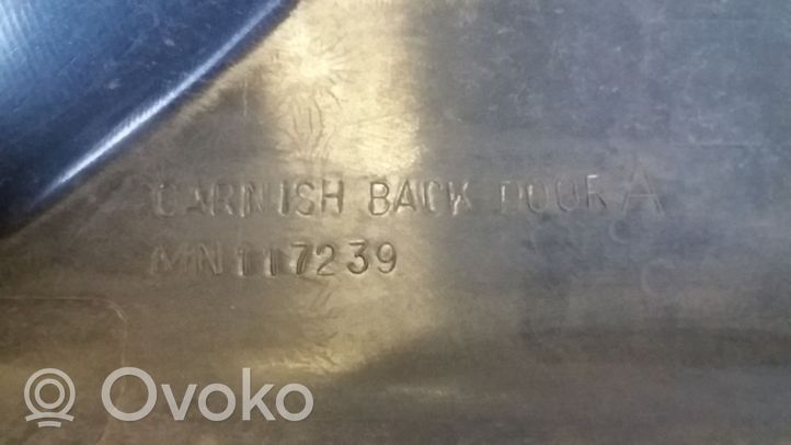 Mitsubishi Pajero Dolny panel schowka koła zapasowego MN117239