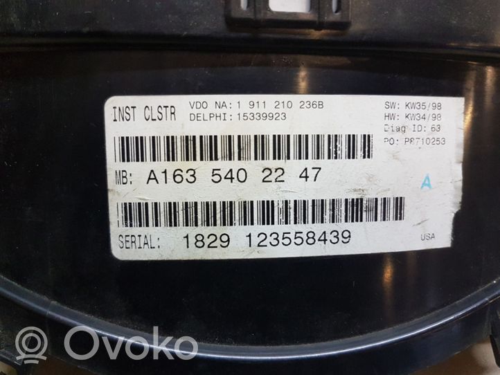 Mercedes-Benz ML W163 Tachimetro (quadro strumenti) A1635402247