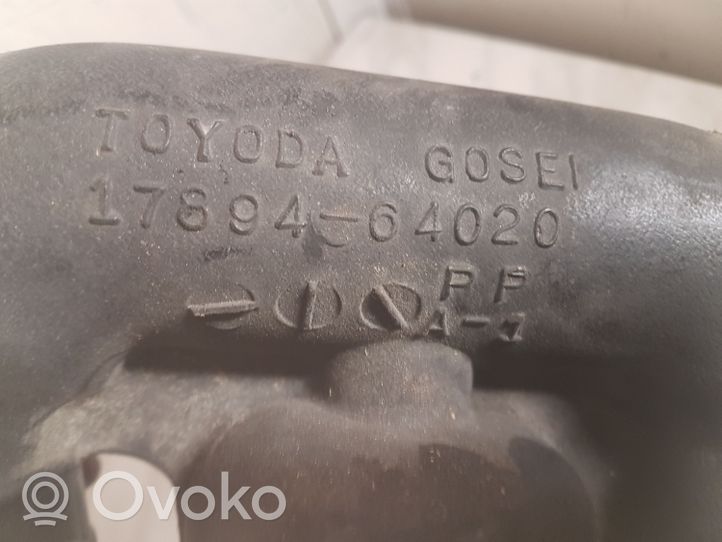 Toyota Carina T210 Rura / Wąż dolotowy powietrza 1789464020