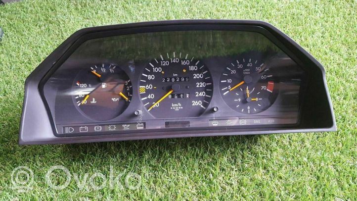 Mercedes-Benz E W124 Compteur de vitesse tableau de bord 1244402347