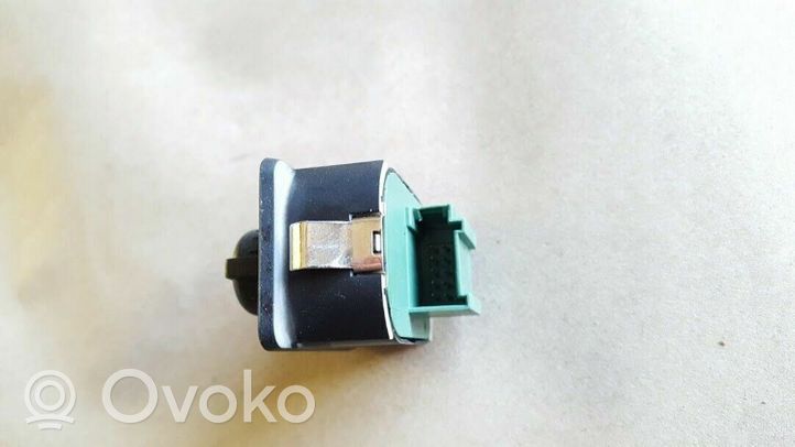 Audi A6 Allroad C5 Wing mirror switch 