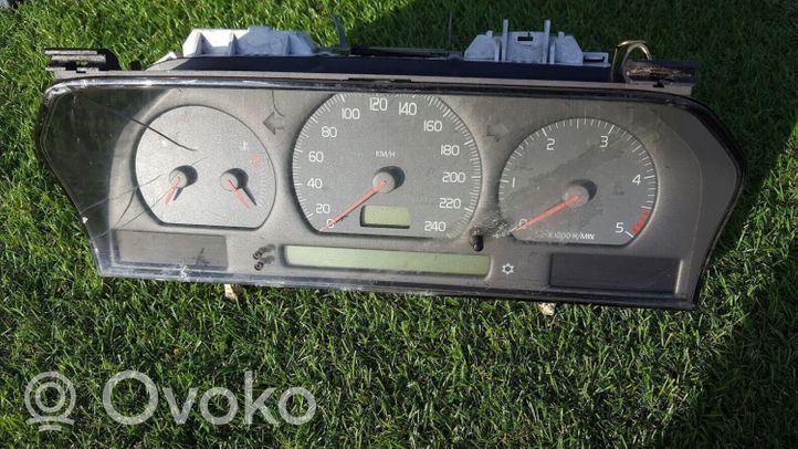 Volvo S70  V70  V70 XC Tachimetro (quadro strumenti) 9168386