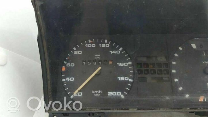 Volkswagen Jetta II Speedometer (instrument cluster) 