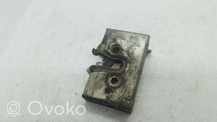 Volkswagen Golf I Front door lock 171837016F