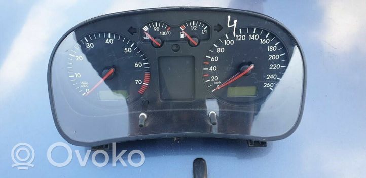 Volkswagen Golf IV Compteur de vitesse tableau de bord 1J0919881B