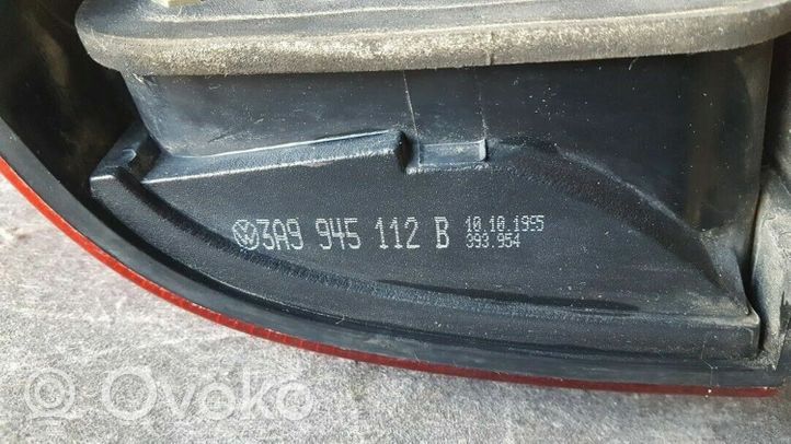 Volkswagen PASSAT B4 Feux arrière / postérieurs 3a9945112b
