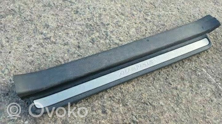 Toyota Avensis T250 Front sill trim cover 6791405050