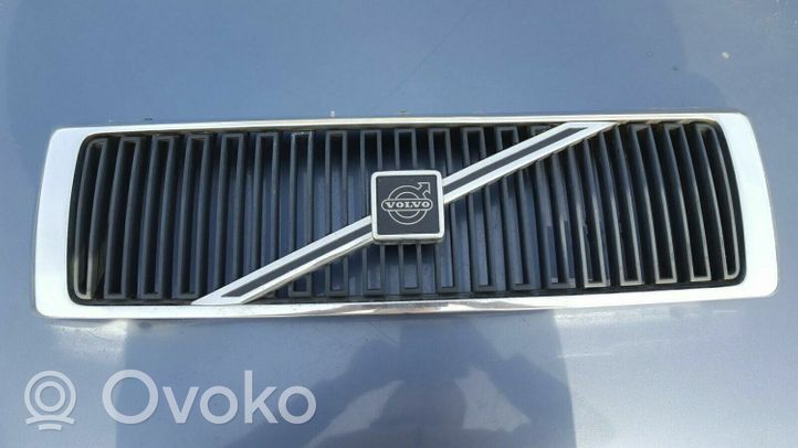 Volvo 440 Grille calandre supérieure de pare-chocs avant 906903