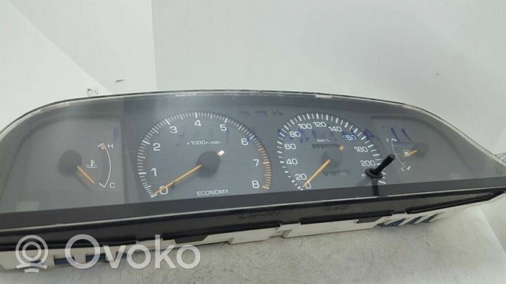 Toyota Carina T190 Compteur de vitesse tableau de bord 8320020450