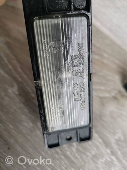 Mitsubishi Lancer Lampa oświetlenia tylnej tablicy rejestracyjnej 1141261