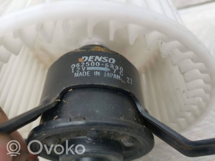 Toyota Avensis Verso Heater fan/blower 062500-6890