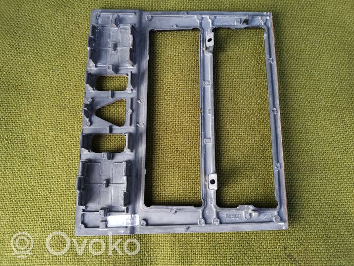 Mercedes-Benz E W210 Verkleidung Kombiinstrument Cockpit A2106880508