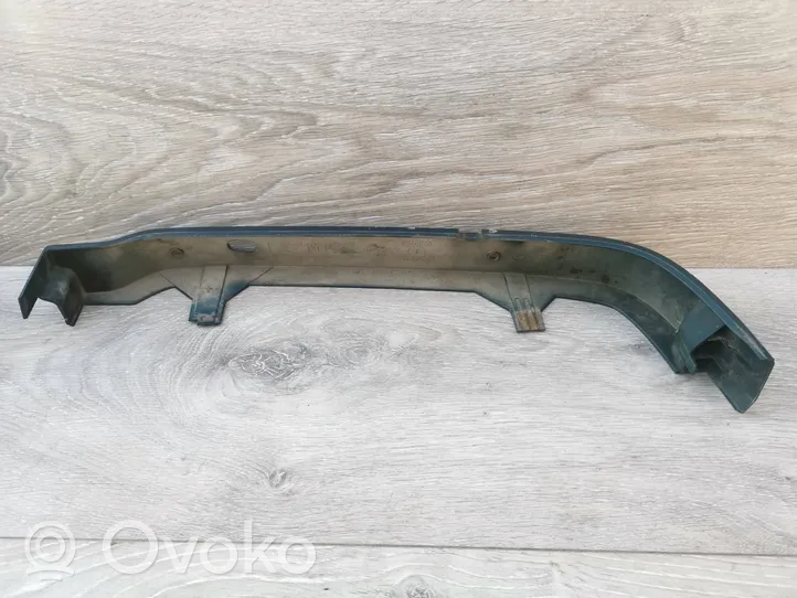 Volvo 850 Moulure sous phares 6846546