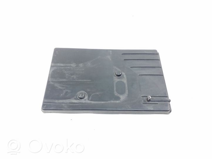 Toyota Avensis T270 Boîte de batterie 7443105100