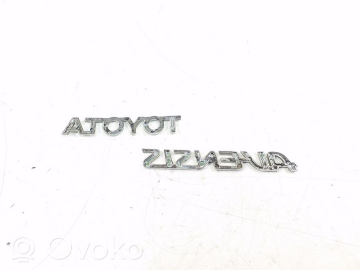 Toyota Avensis T270 Citu veidu plāksnītes / uzraksti 