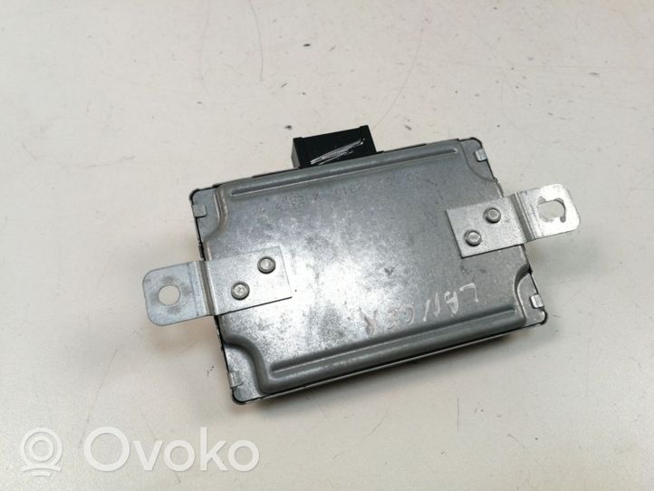 Mitsubishi Lancer X Oven keskuslukituksen ohjausyksikön moduuli 8638A039