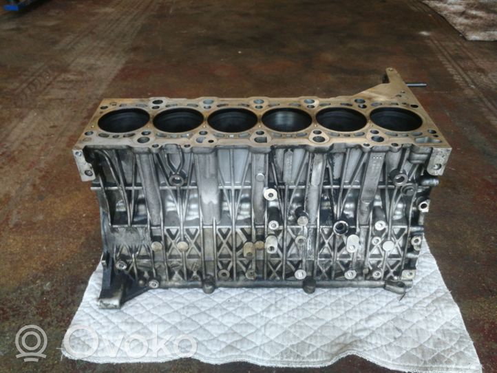BMW 7 E65 E66 Engine block 