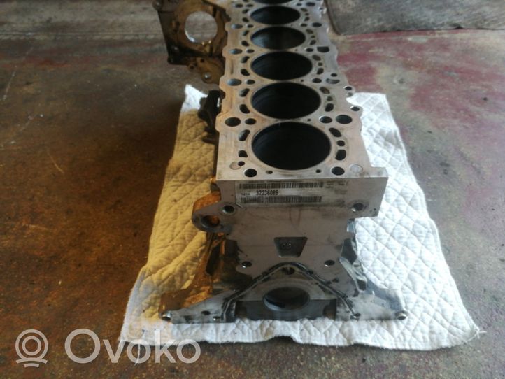 BMW 7 E65 E66 Engine block 