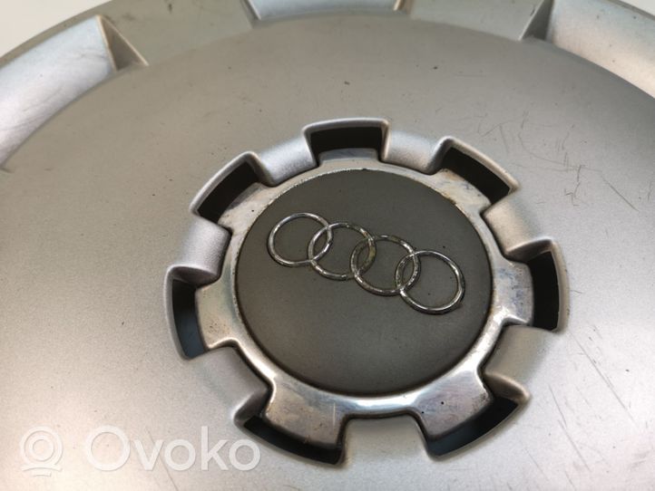 Audi A3 S3 8P Originalus R 16 rato gaubtas (-ai) 8P0601147A