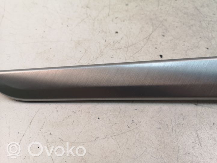 Mercedes-Benz B W245 Rivestimento per maniglia portiera posteriore A1697371782