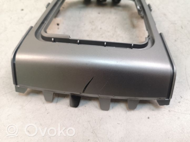 KIA Ceed Rivestimento in plastica cornice della leva del cambio 846531H970