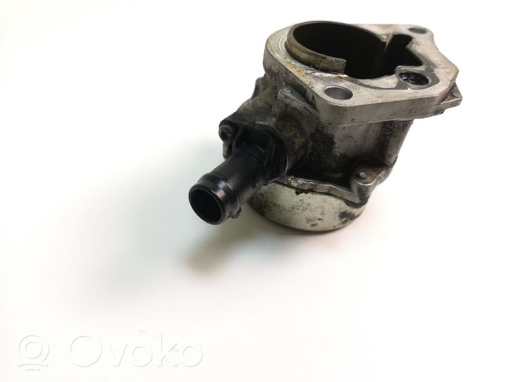 Nissan Qashqai Alipainepumppu 8200577807