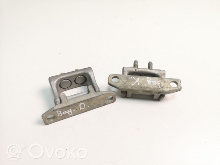 KIA Carnival Tailgate/trunk/boot hinge 