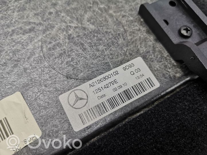 Mercedes-Benz E W212 Tavaratilan kaukalon tekstiilikansi A2126800002