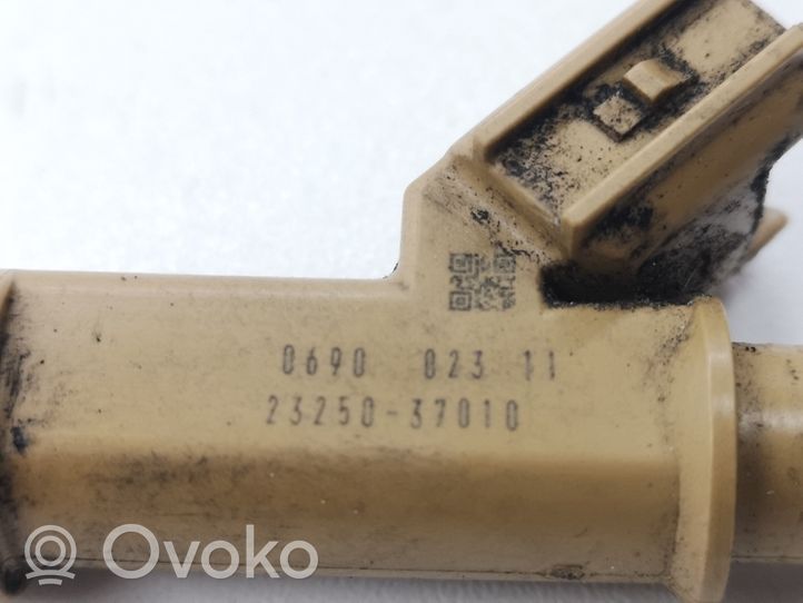 Toyota Prius (XW30) Fuel injector 2325037010