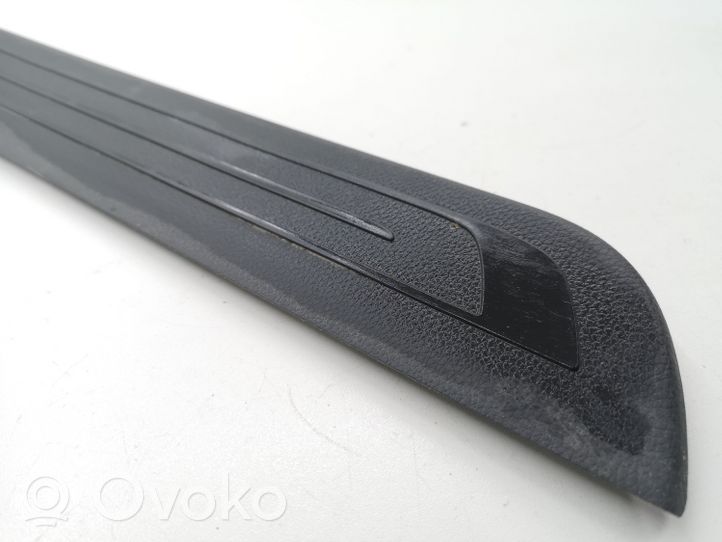 Hyundai i30 Front sill trim cover 85883A6000