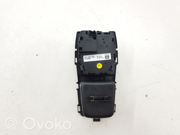 Peugeot 508 Console centrale, commande de multimédia l'unité principale 9671084377