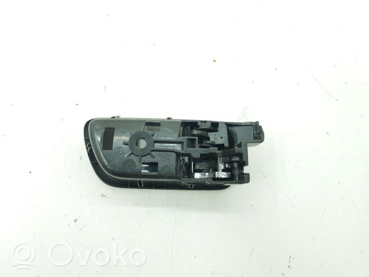 Toyota Corolla Verso AR10 Takaoven sisäkahva 692060F010