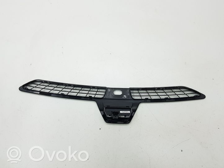 Ford Mondeo MK V Lango oro grotelės DS7318C491