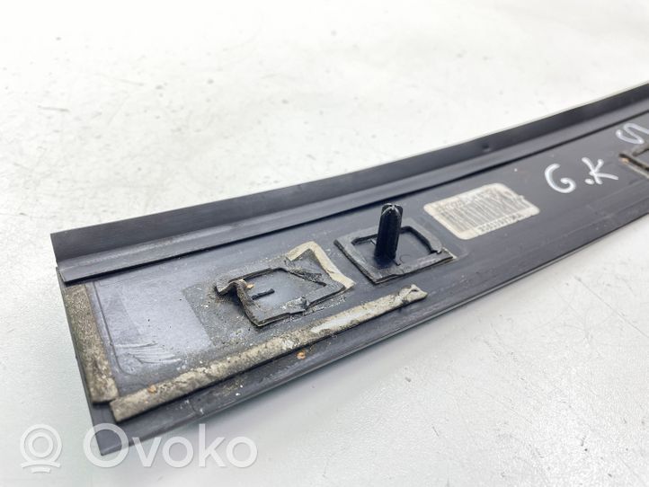 Chrysler Voyager Takaoven lasin muotolista P05109879AA