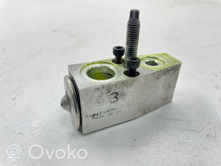 Chrysler Voyager Air conditioning (A/C) expansion valve 061614B1626