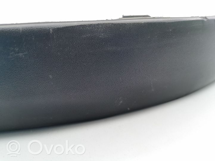 Volkswagen PASSAT B5 Modanatura separatore del paraurti anteriore 3B0807718