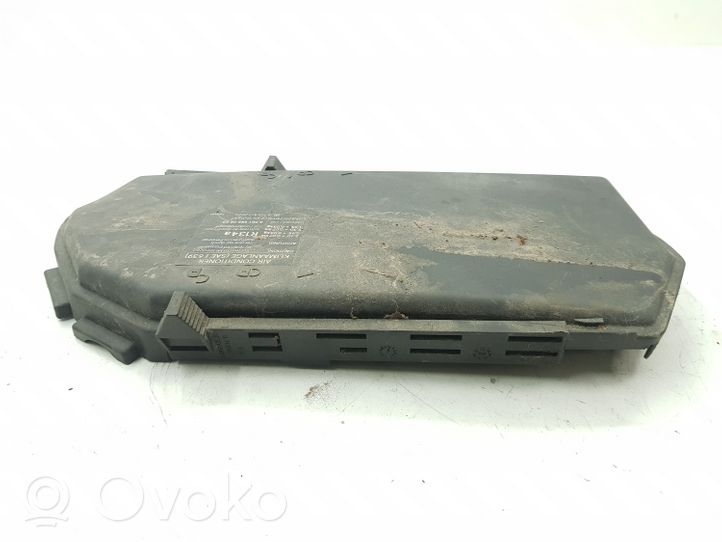 Mercedes-Benz S W220 Fuse box cover 2205400182