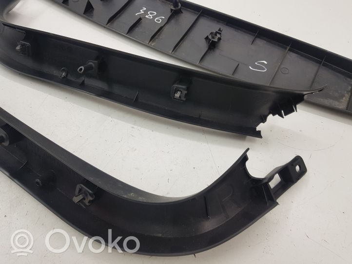 Mazda CX-7 Garniture de hayon intérieur EG2168930