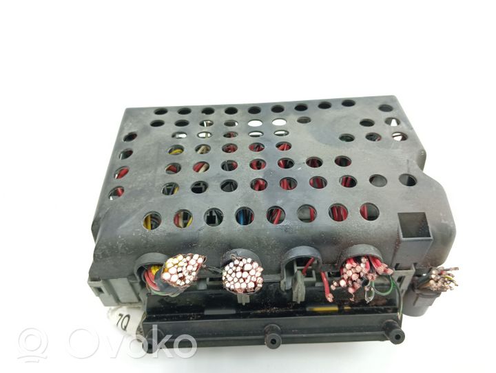 Opel Vectra B Module de fusibles 90505470