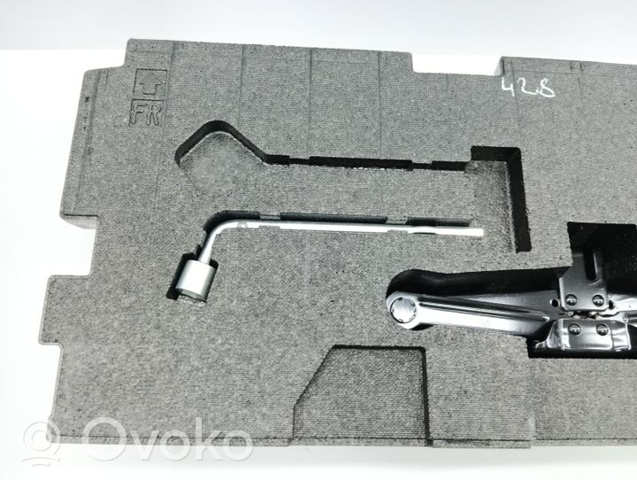 Mazda CX-5 Kit d’outils KD53688MX