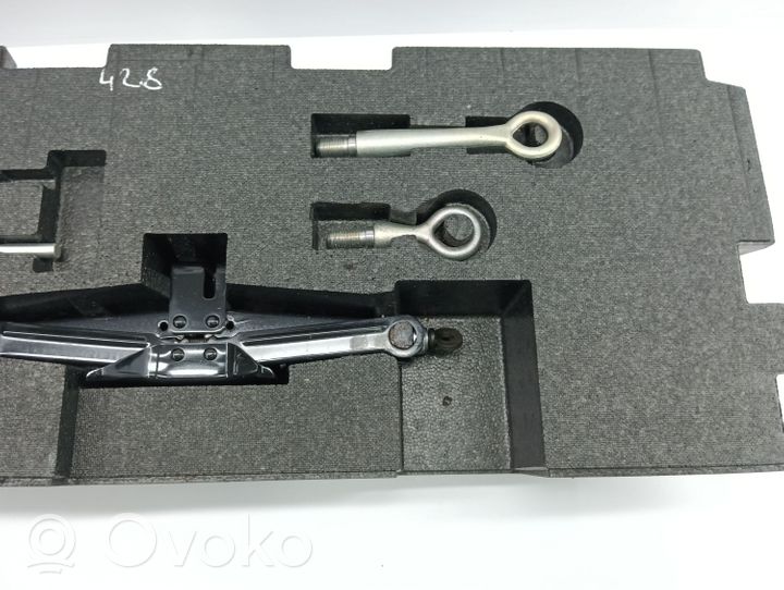 Mazda CX-5 Kit d’outils KD53688MX