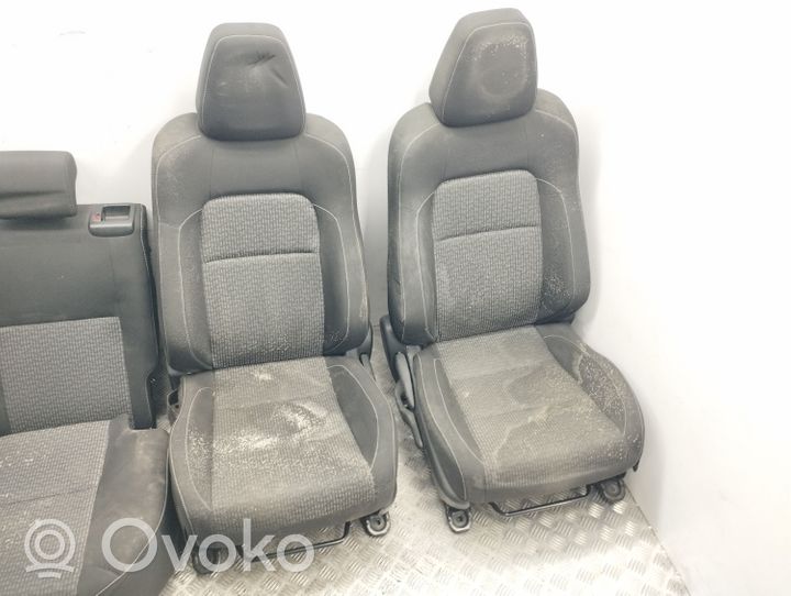 Toyota Auris E180 Kit intérieur 