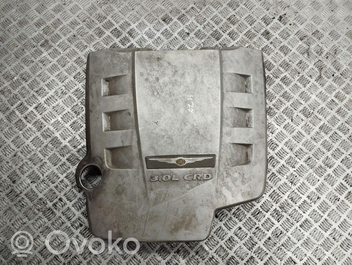 Chrysler 300 - 300C Engine cover (trim) 