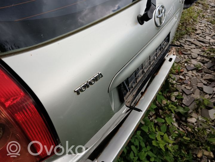 Toyota Corolla E120 E130 Tylna klapa bagażnika 