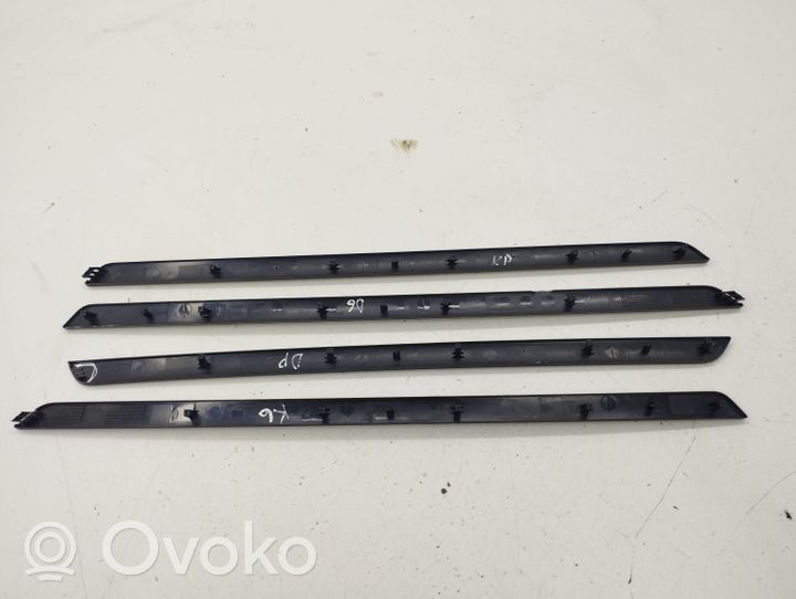 Volkswagen Golf V Set di rivestimento del pannello della portiera 1K4867440