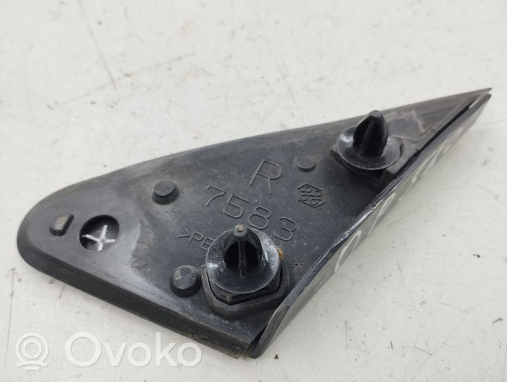 Nissan Murano Z50 Rivestimento modanatura del vetro della portiera anteriore 7583