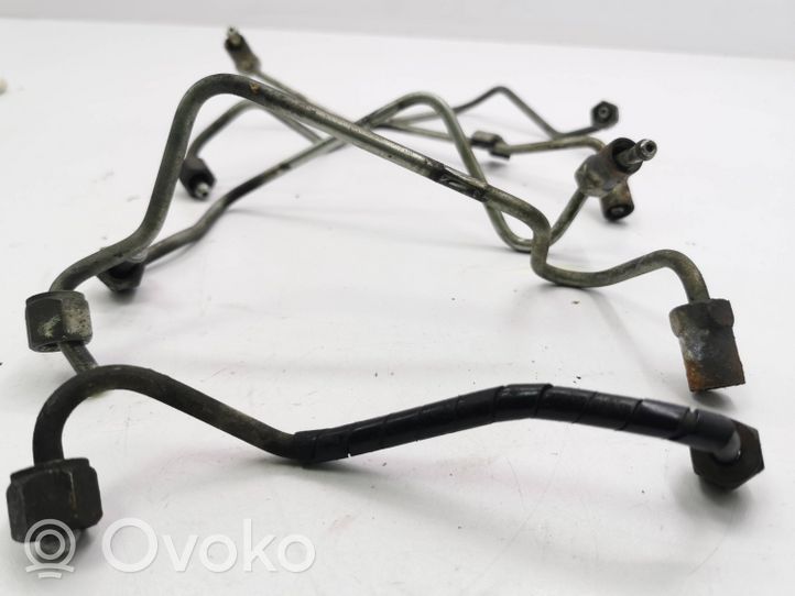 Toyota Corolla Verso AR10 Tuyau d'alimentation d'injecteur de carburant 