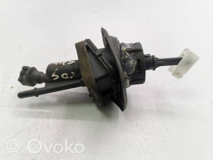 Ford C-MAX II Clutch master cylinder 3M517A543BA