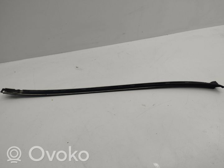 Mercedes-Benz C W204 Windshield trim 