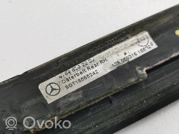 Mercedes-Benz ML W164 Listwa / Uszczelka szyby drzwi tylnych SGT18565242